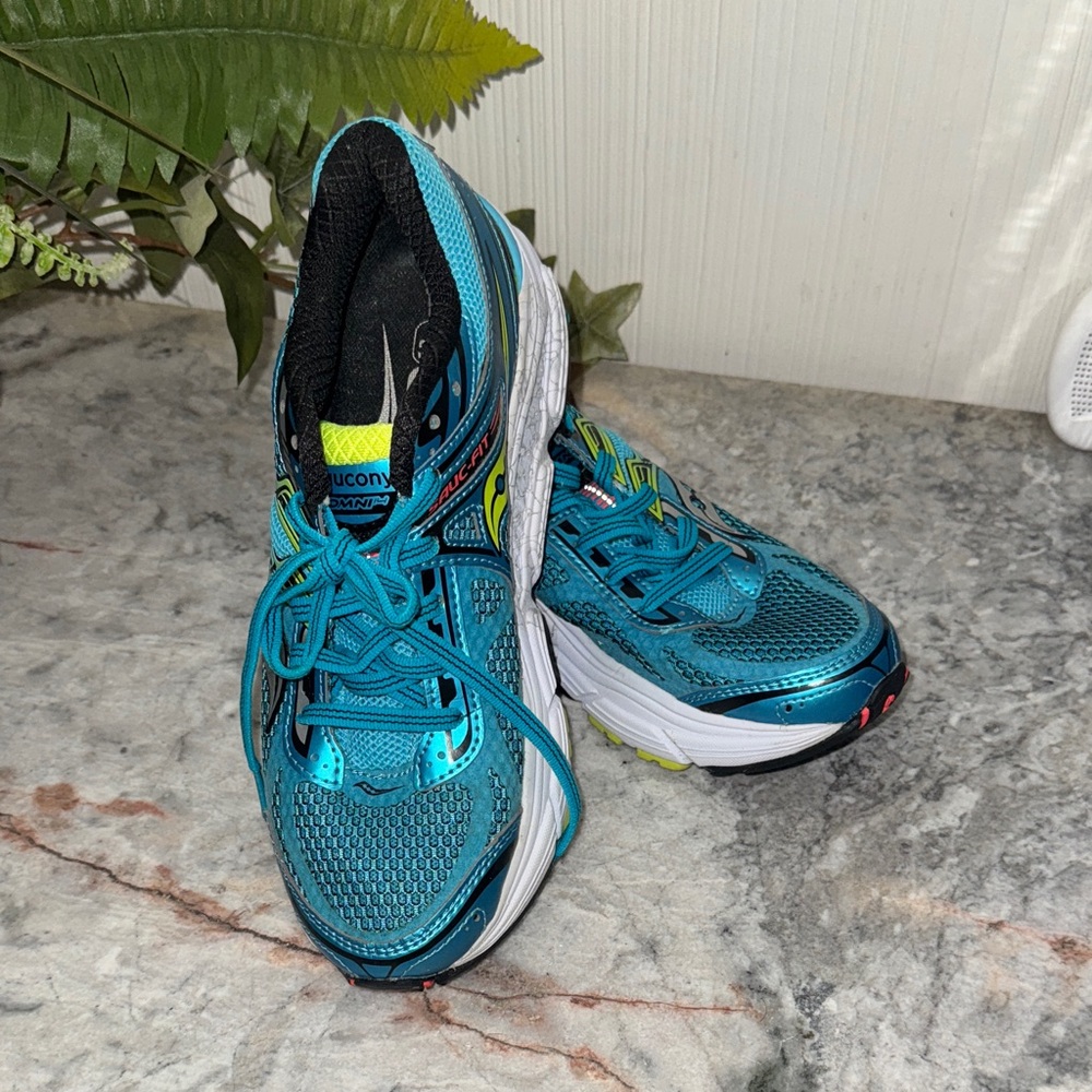 Saucony Teal and Black Running Shoes